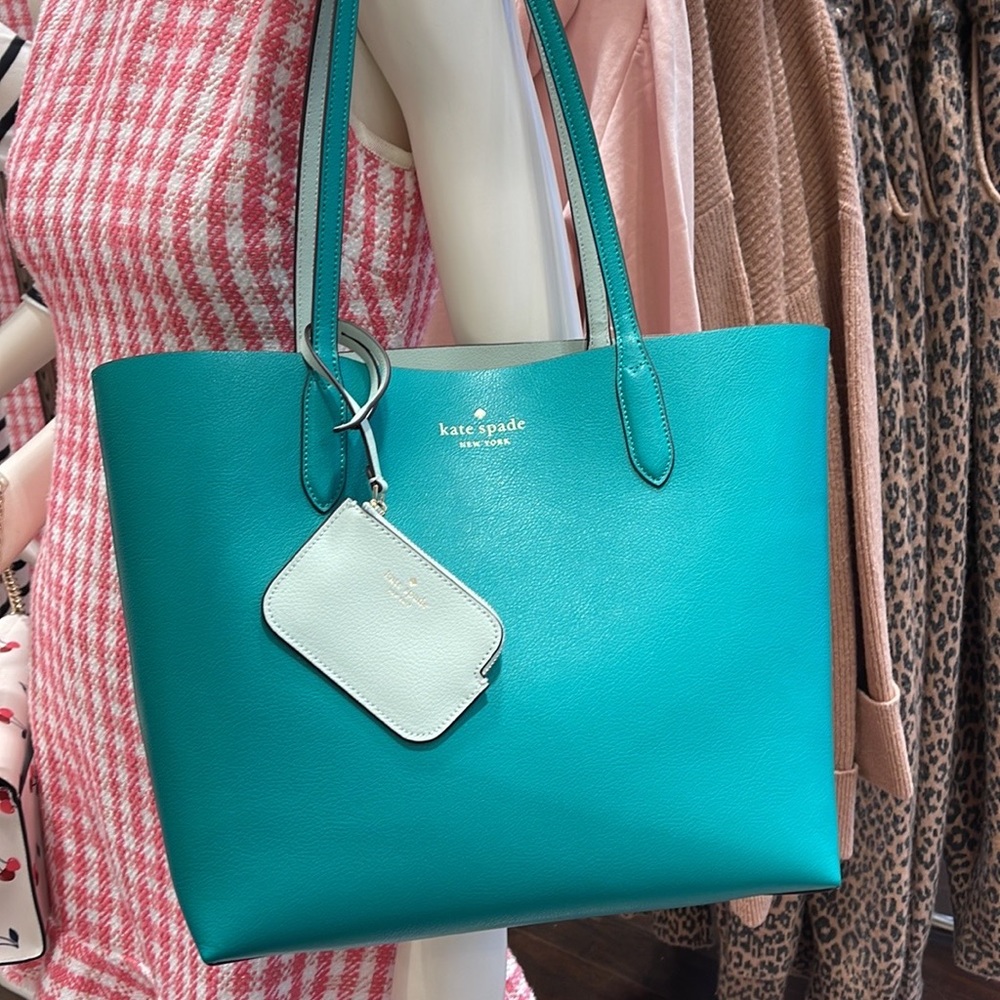 Kate Spade ava reversible tote
FIG LEAF - Picture 7 of 16